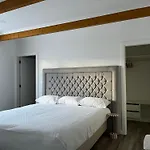 Bed & Breakfast Casa And Company - Azorean Boutique House - Unique Heritage Near Ocean
