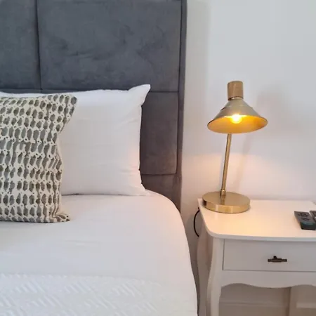 Bed & Breakfast Casa And Company - Azorean Boutique House Santa Cruz da Graciosa