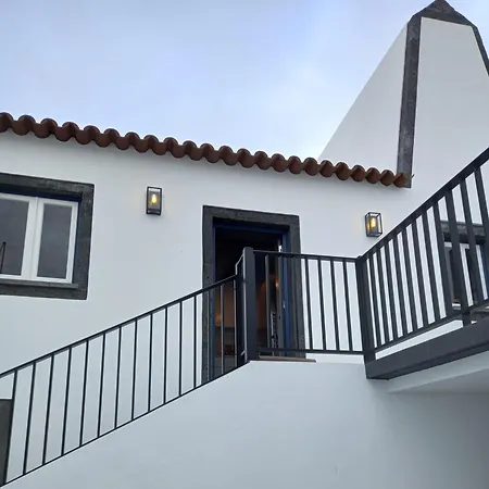 Casa And Company - Azorean Boutique House - Unique Heritage Near Ocean Bed & Breakfast Santa Cruz da Graciosa