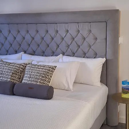 Casa And Company - Azorean Boutique House לינה וארוחת בוקר