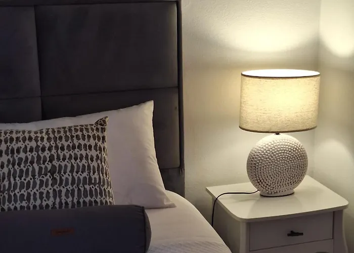 Casa And Company - Azorean Boutique House - Unique Heritage Near Ocean