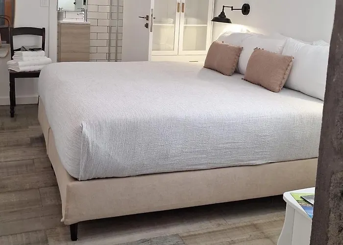 Casa And Company - Azorean Boutique House - Unique Heritage Near Ocean 5*