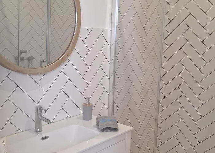 Casa And Company - Azorean Boutique House - Unique Heritage Near Ocean לינה וארוחת בוקר